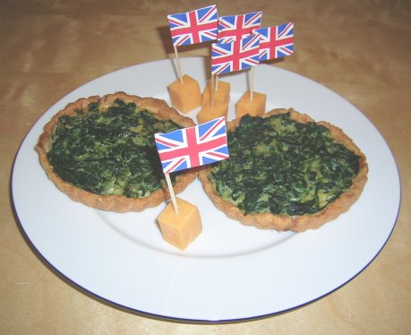 Kleine Spinat-Pies mit Cheddar