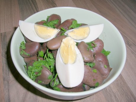 Braune Bohnen mit Eiern