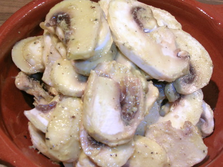 Champignons mit Senfsauce